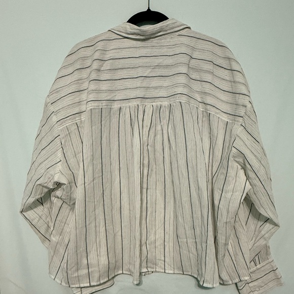 Lane Bryan Relaxed Crop Button-Down Shirt - Picture 6 of 6